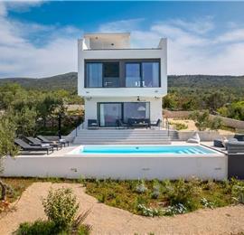 3 Bedroom Villa with Heated Pool and Sea view near Stari Grad, Hvar Island Sleeps 6-8 